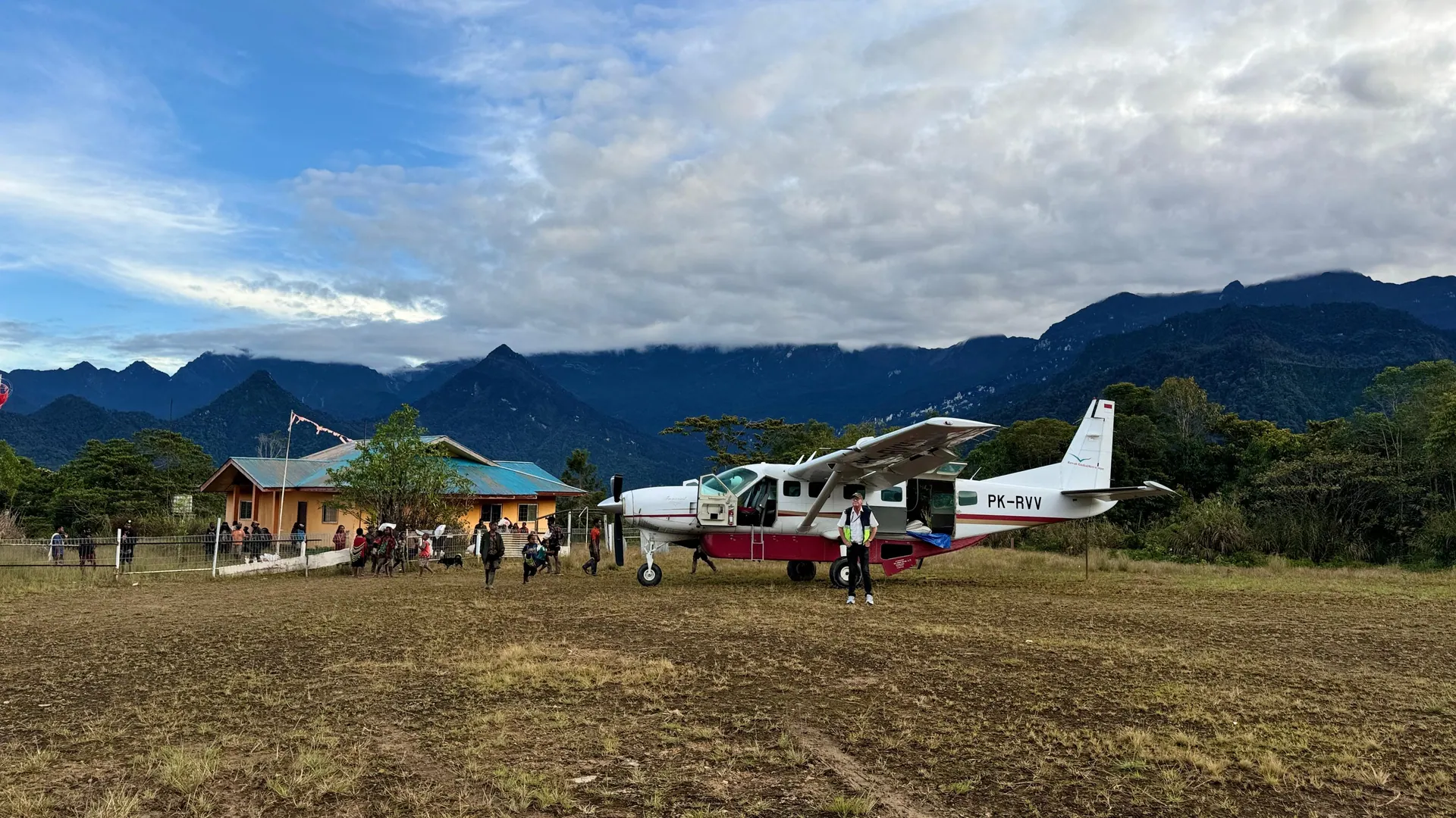 PK-RVV, highland airstrip, 2026